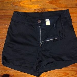 Comfortable high waisted H&M Black shorts